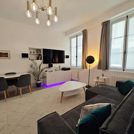 Confortable Et Luxe A Deux Pas Du Chateau De * Versailles