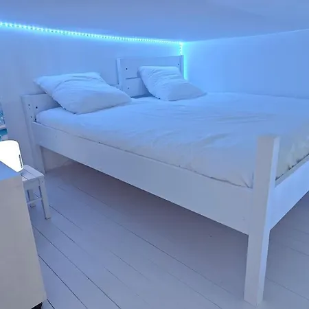 Confortable Et Luxe A Deux Pas Du Chateau De Apartment *