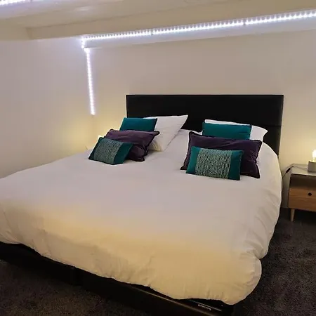 Confortable Et Luxe A Deux Pas Du Chateau De Apartment *