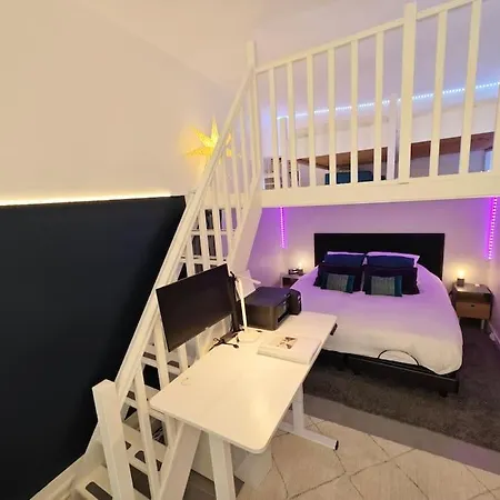 Confortable Et Luxe A Deux Pas Du Chateau De Versailles