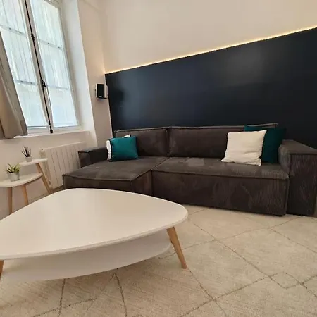 Confortable Et Luxe A Deux Pas Du Chateau De *