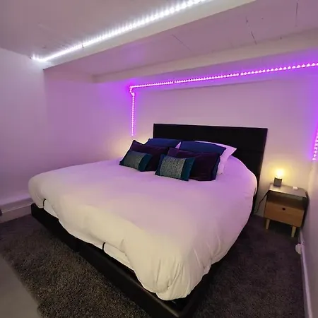 Confortable Et Luxe A Deux Pas Du Chateau De * Versailles