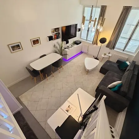 Confortable Et Luxe A Deux Pas Du Chateau De