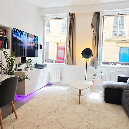 Confortable Et Luxe A Deux Pas Du Chateau De *