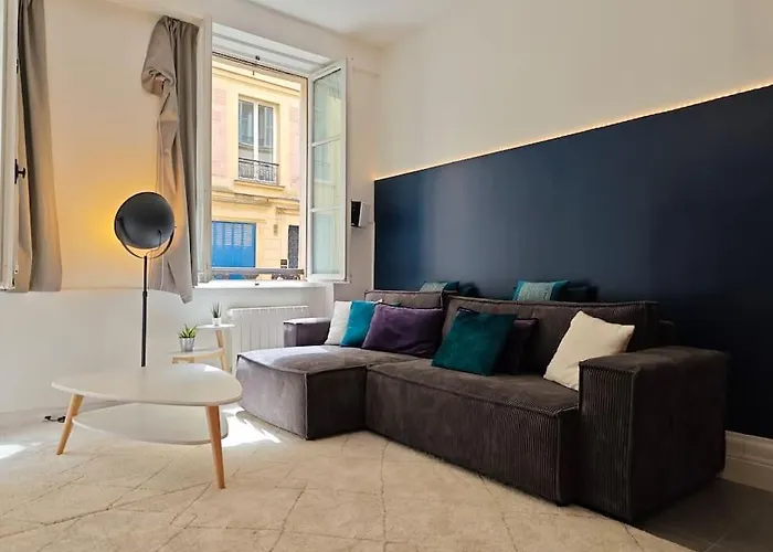 Confortable Et Luxe A Deux Pas Du Chateau De Apartment Versailles
