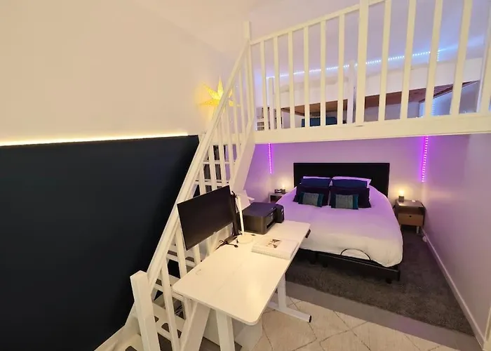 Confortable Et Luxe A Deux Pas Du Chateau De Versailles