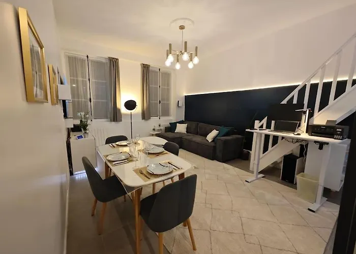 Apartment Confortable Et Luxe A Deux Pas Du Chateau De *