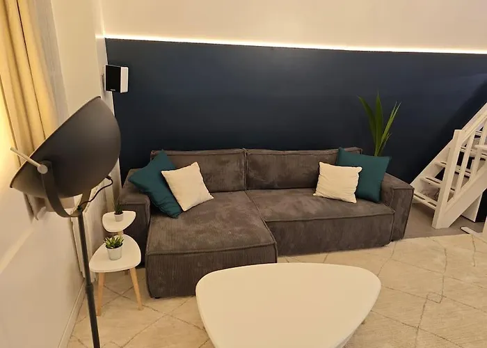 Confortable Et Luxe A Deux Pas Du Chateau De *