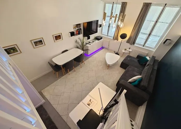 Confortable Et Luxe A Deux Pas Du Chateau De